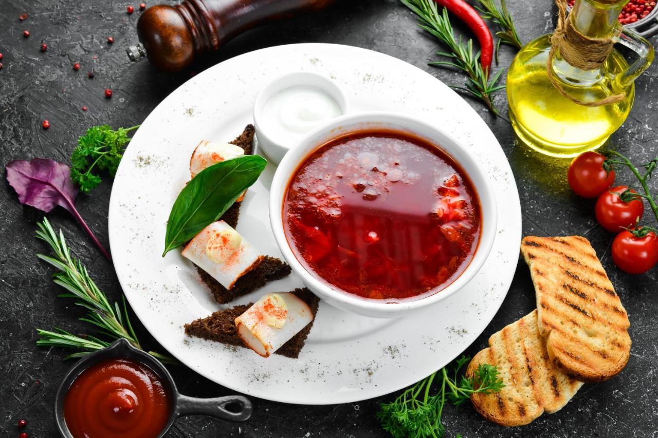 Курортний Готель Золота Корона Truskavets Ngoại thất bức ảnh