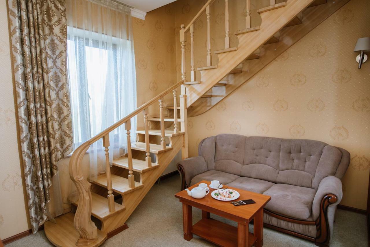 Курортний Готель Золота Корона Truskavets Ngoại thất bức ảnh